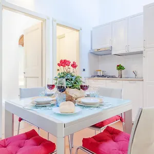 https://ex-tribunale-palazzo-bentivoglio-apartment.emilia-romagnahotels.net